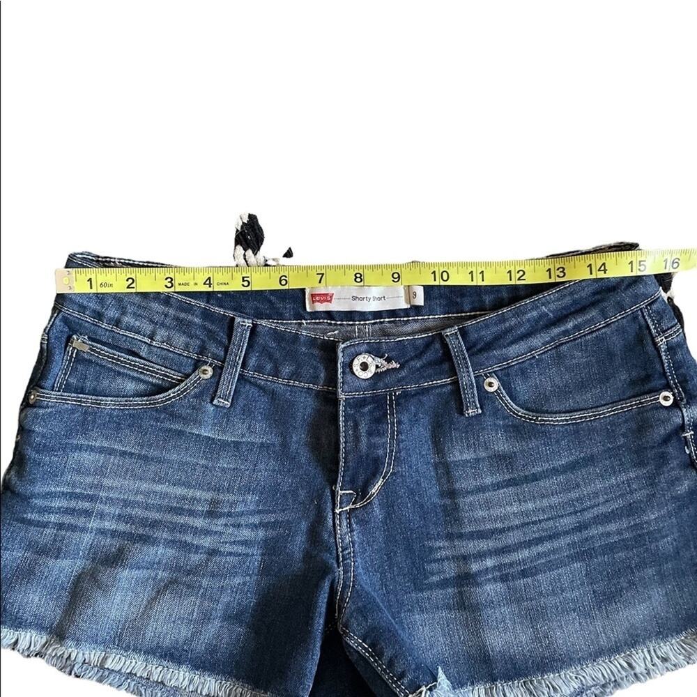 Levi’s med wash Shorty Shorts size 9 - Picture 5 of 7